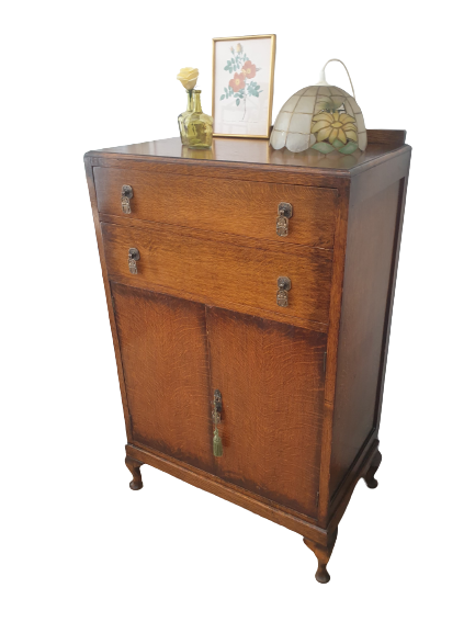 Petite armoire / buffet anglais "chippendale"