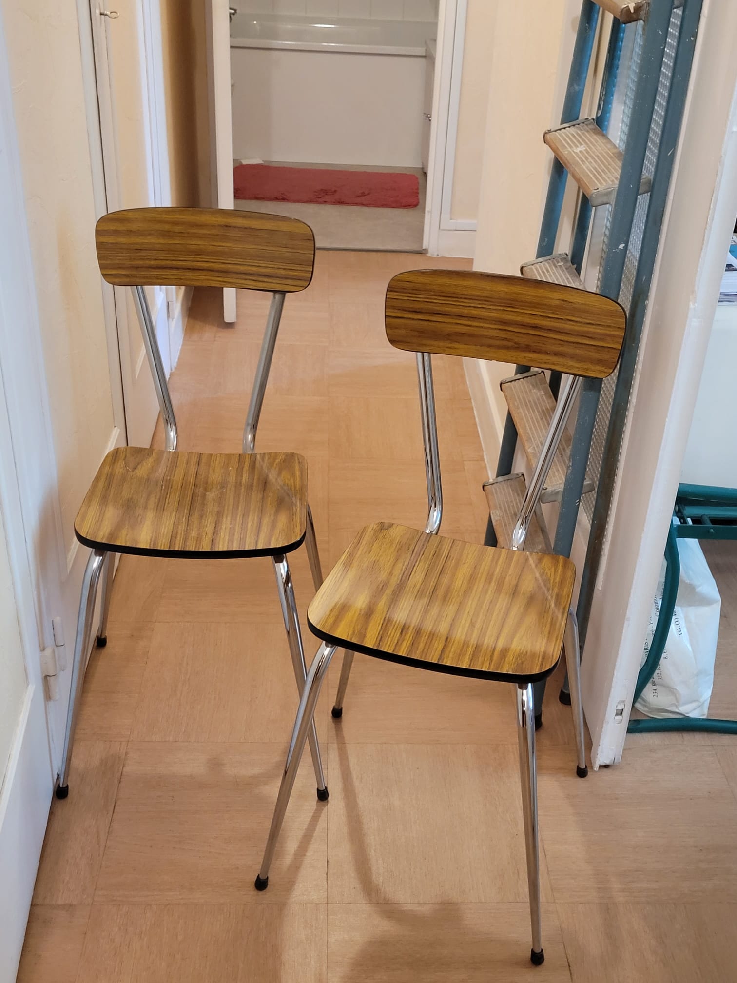 Petite table de cuisine à rallonge + 2 chaises foumi – Image 4