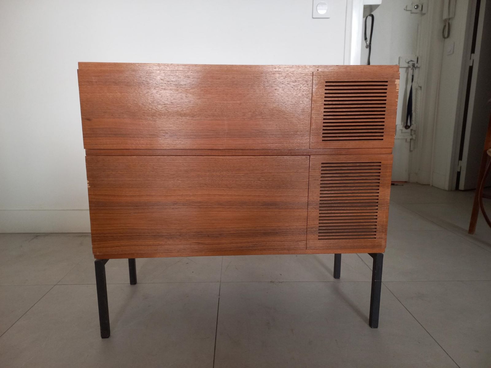 Meuble radio tourne-disque Vintage – Image 2