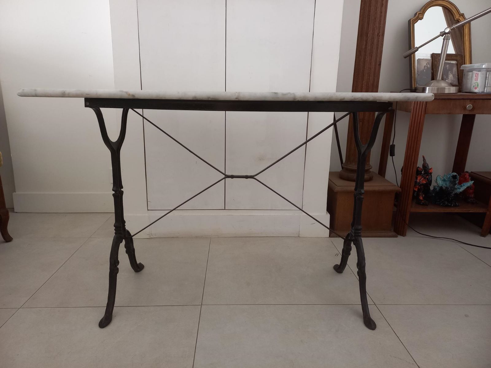Table bistro marbre et fer forgé – Image 4