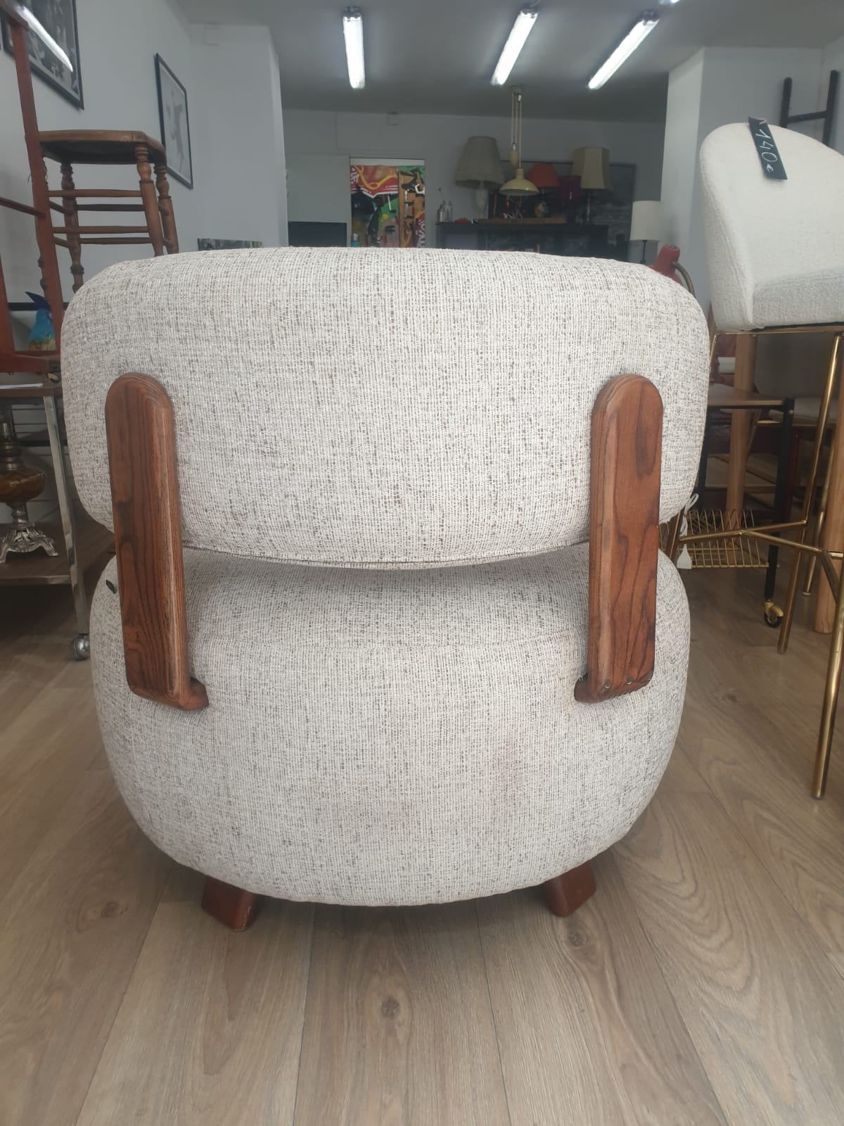 Fauteuil PLATON tissu chiné et noyer – Image 4