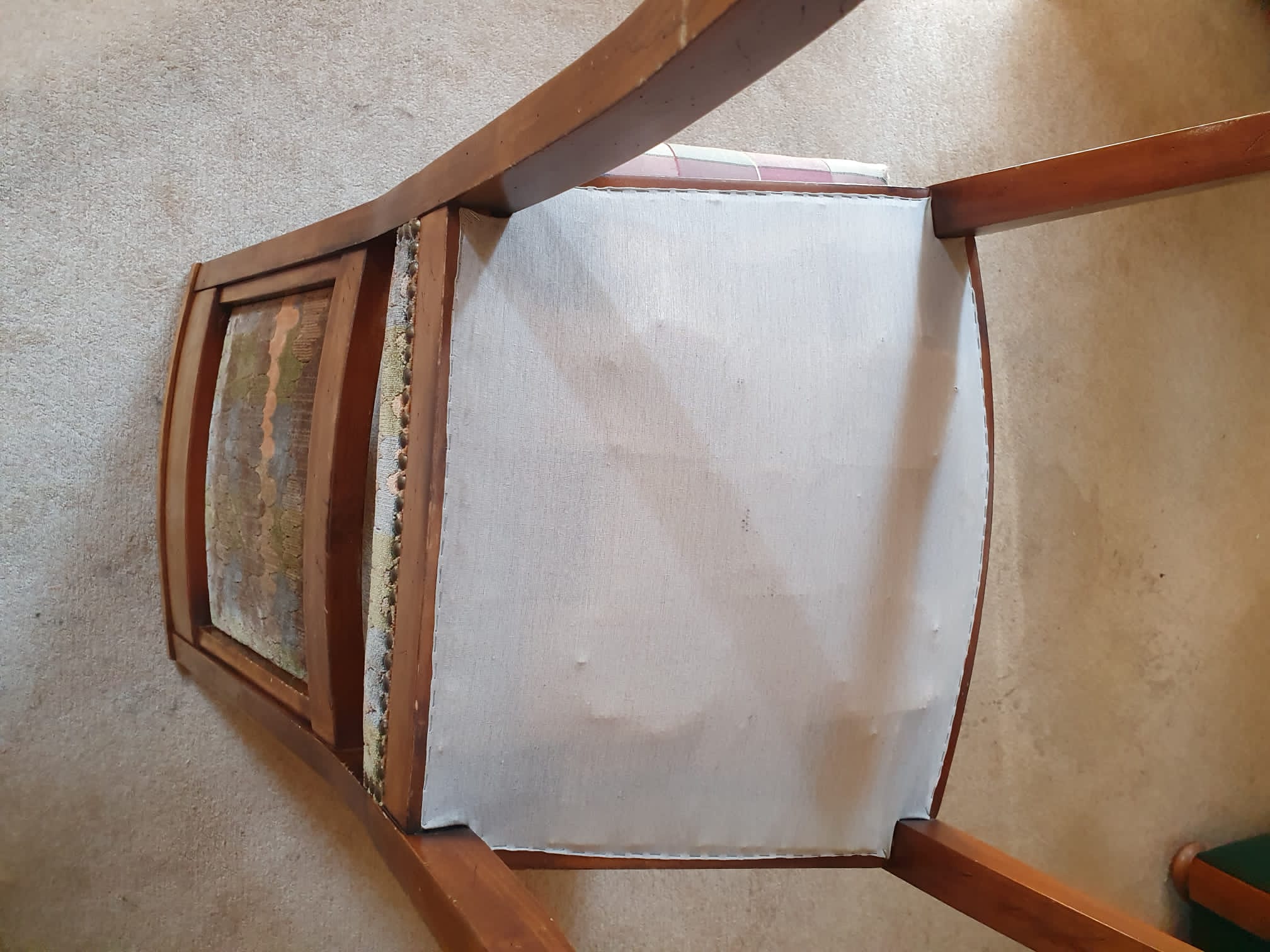 4 chaises garniture en velours – Image 4