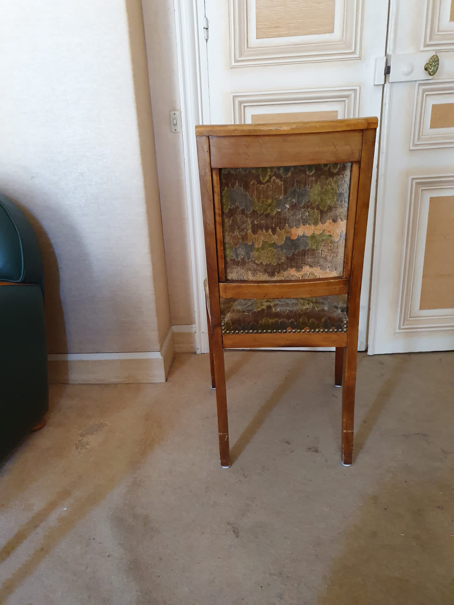 4 chaises garniture en velours – Image 3