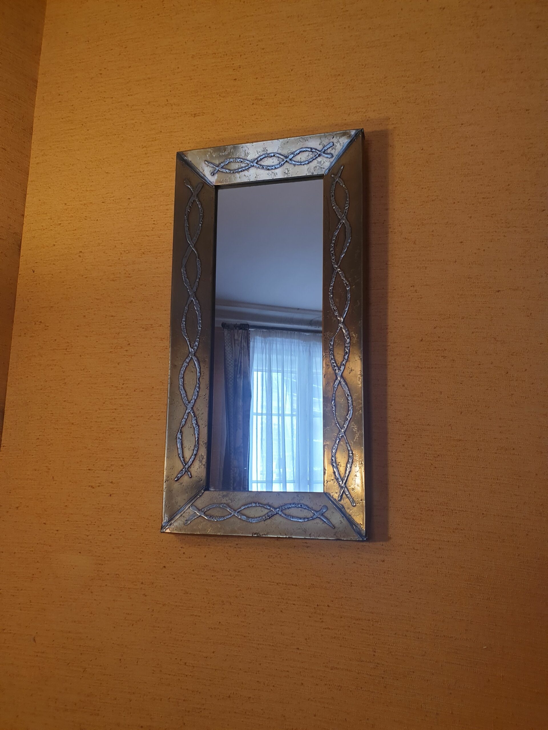 Petit miroir mural cadre métal frappé – Image 4