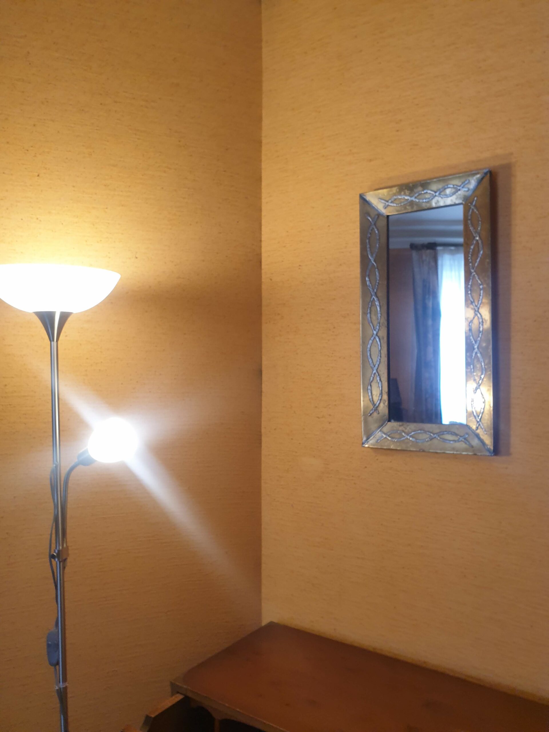 Petit miroir mural cadre métal frappé – Image 5