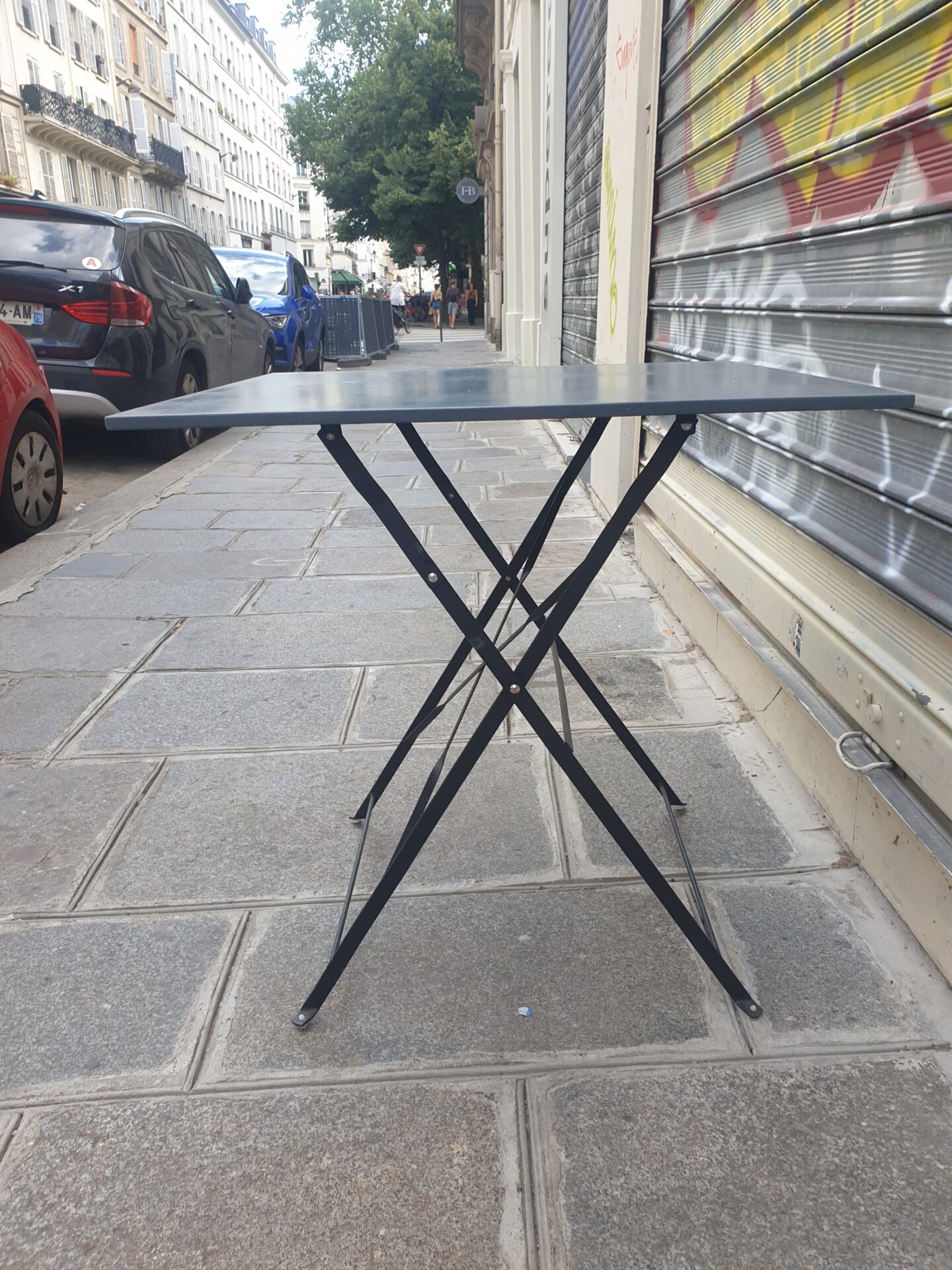 Table d'extérieur en taule pliante – Image 3