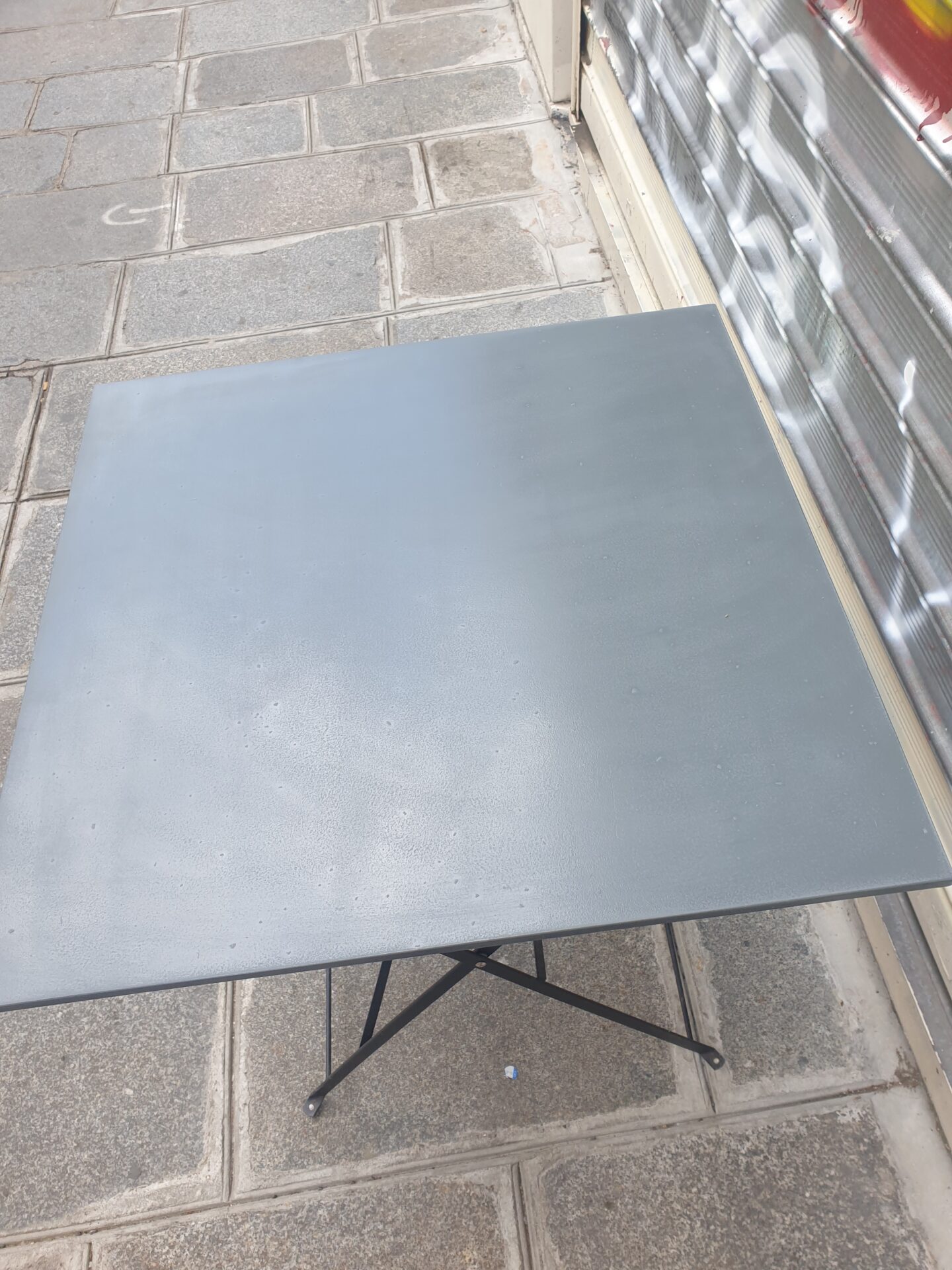 Table d'extérieur en taule pliante – Image 5