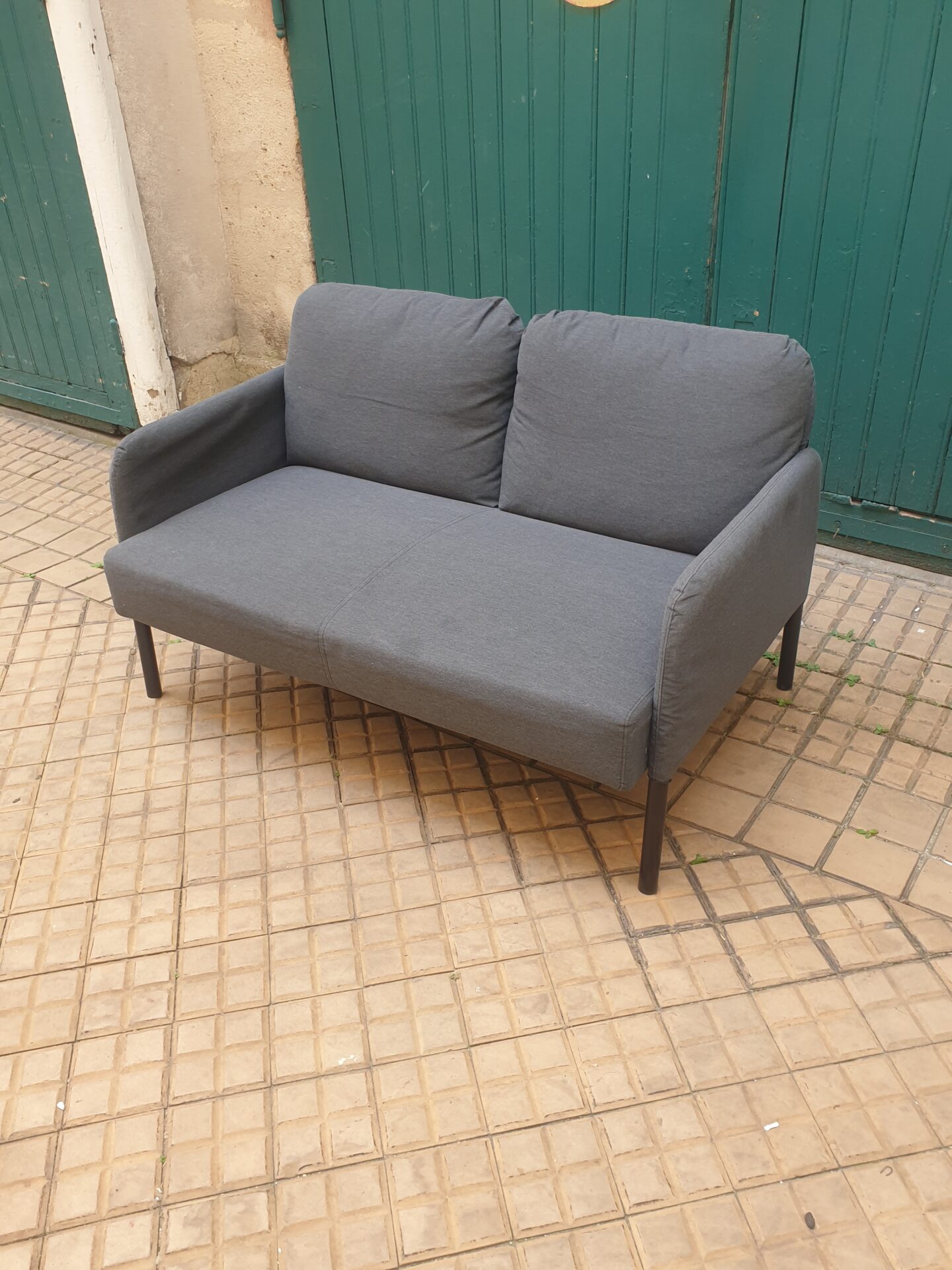Banquette 2 places / causeuse en tissu GLOSTAD – Image 2