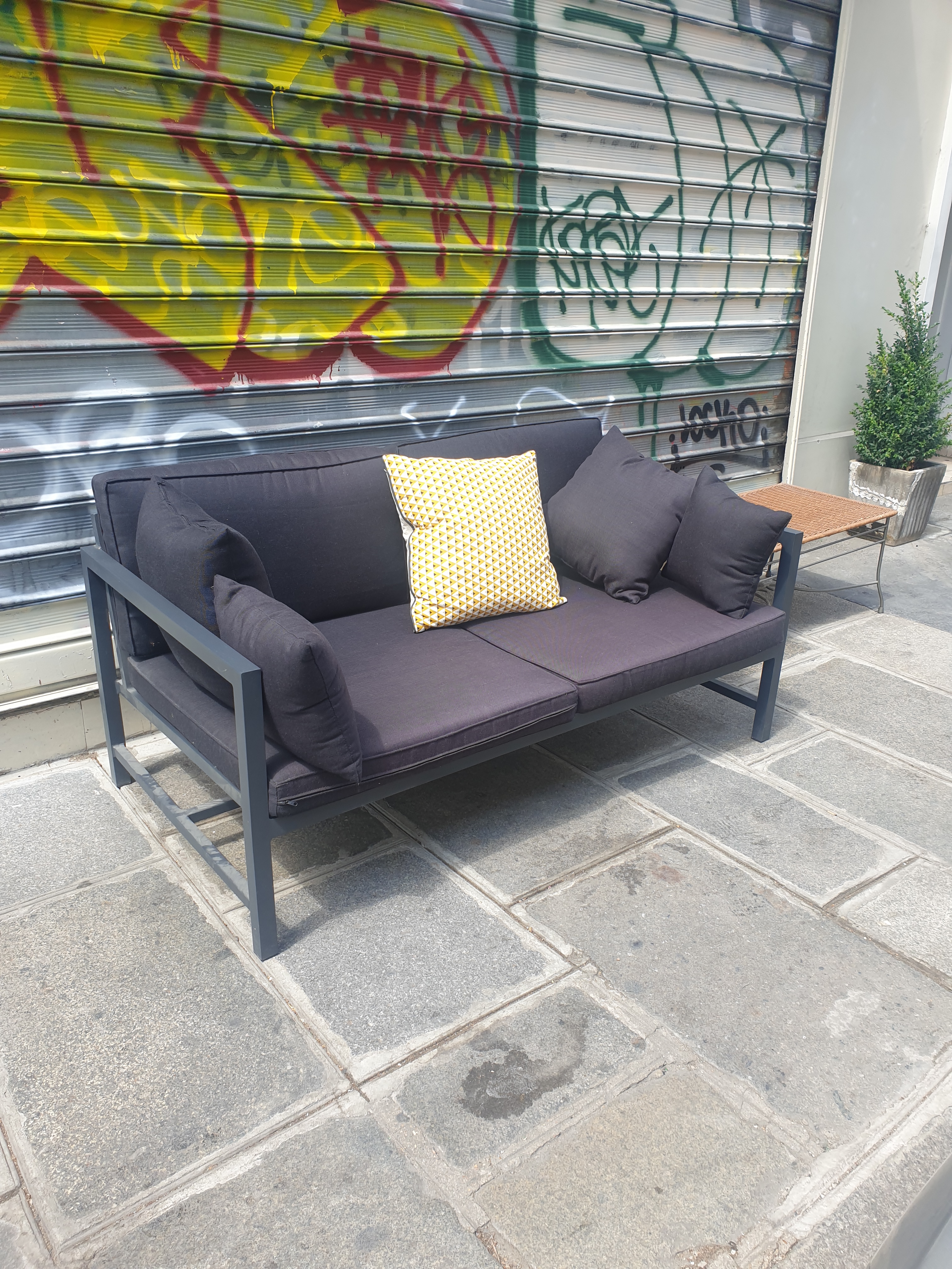 Canapé banquette moderne métal et tissu – Image 2