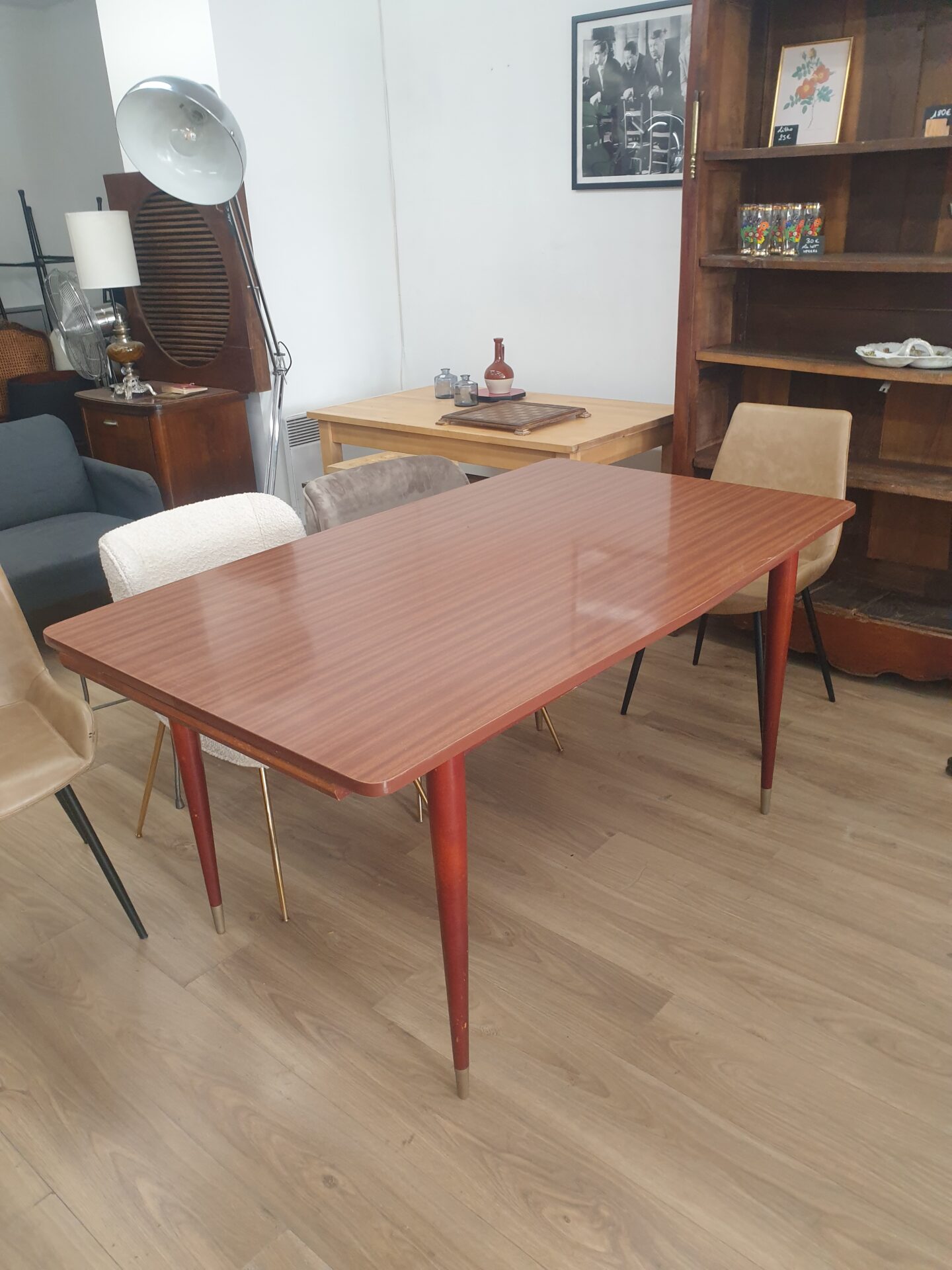 Belle table à manger en formica – Image 3