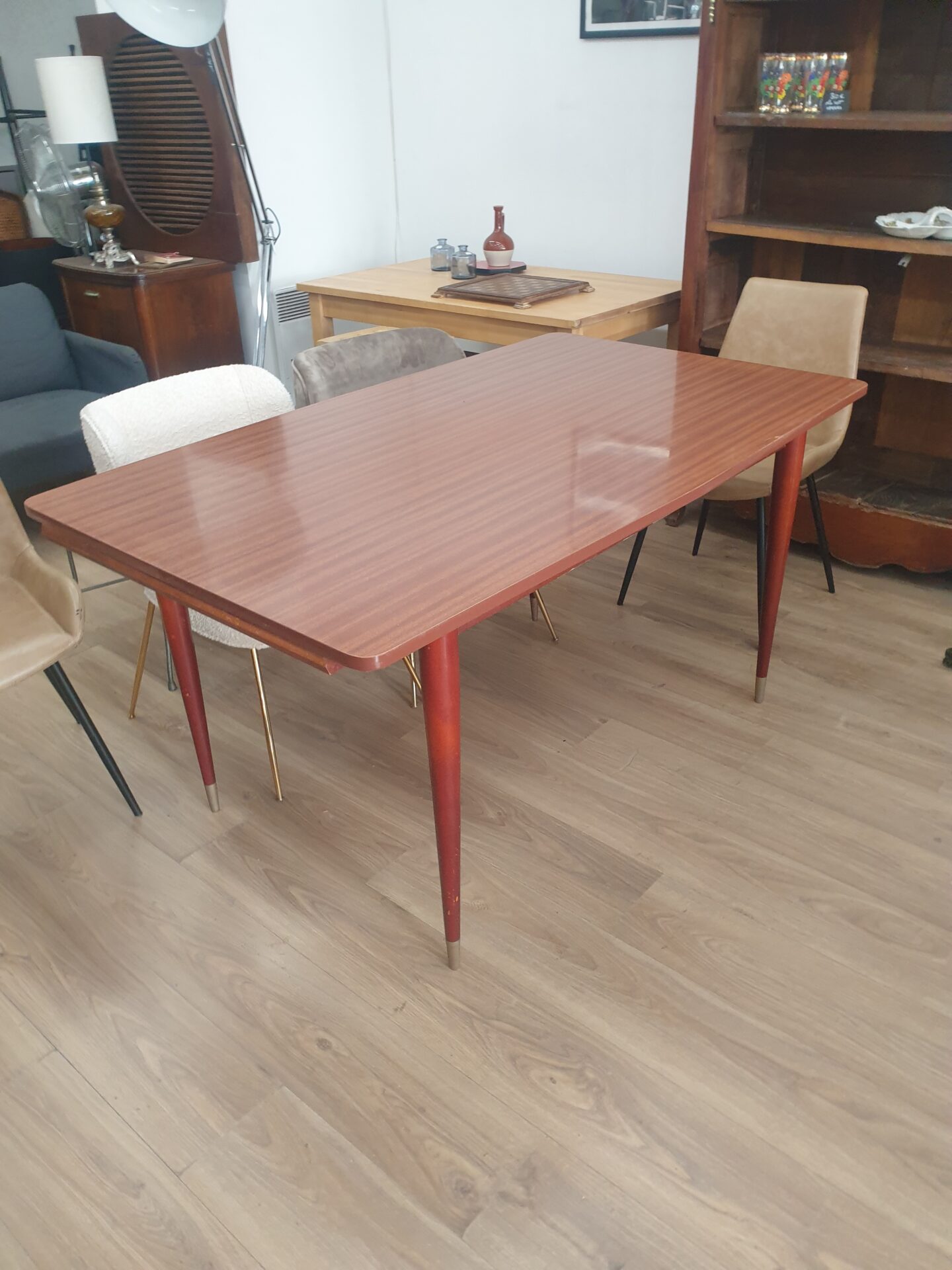 Belle table à manger en formica – Image 2