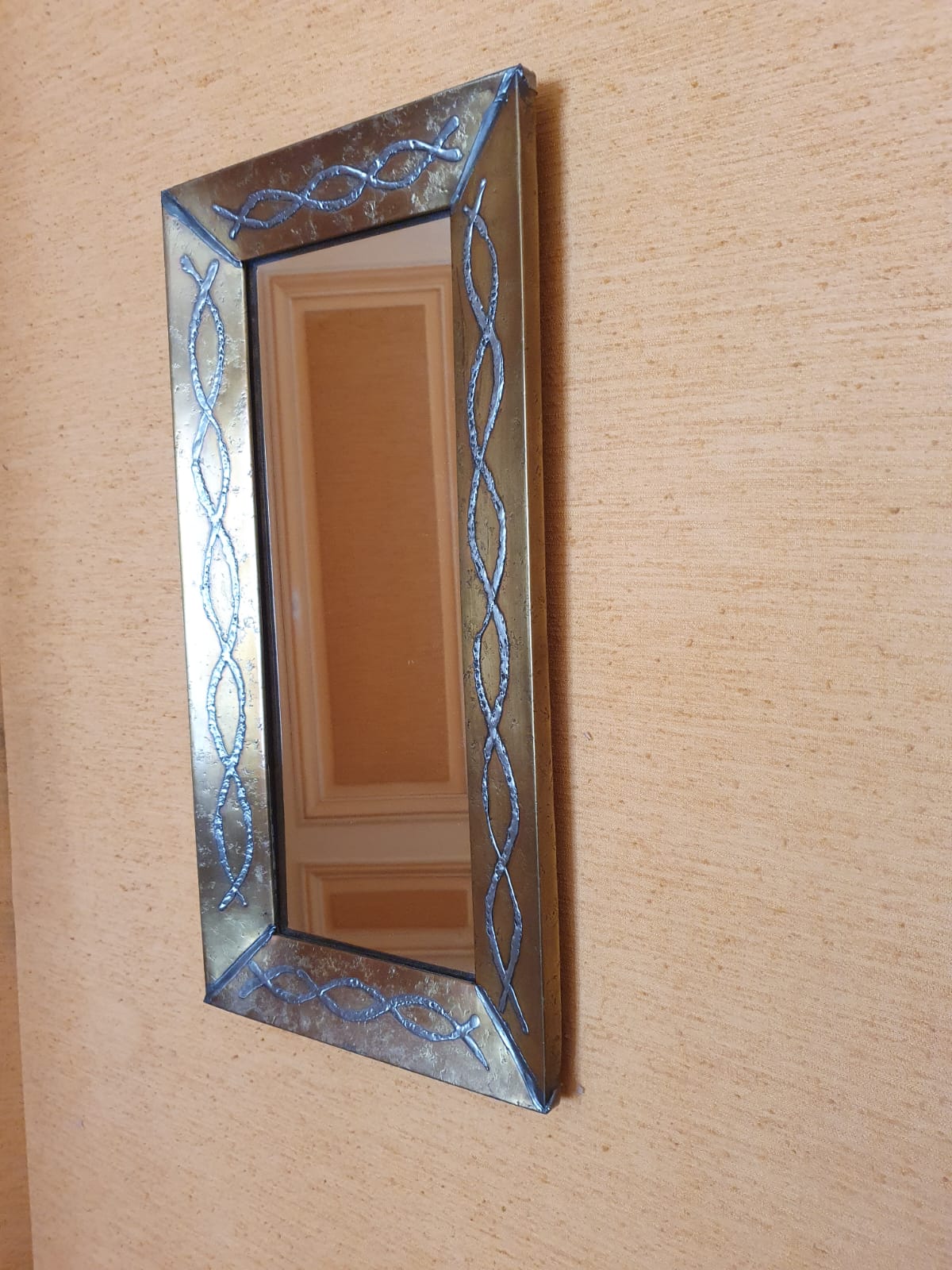 Petit miroir mural cadre métal frappé – Image 2