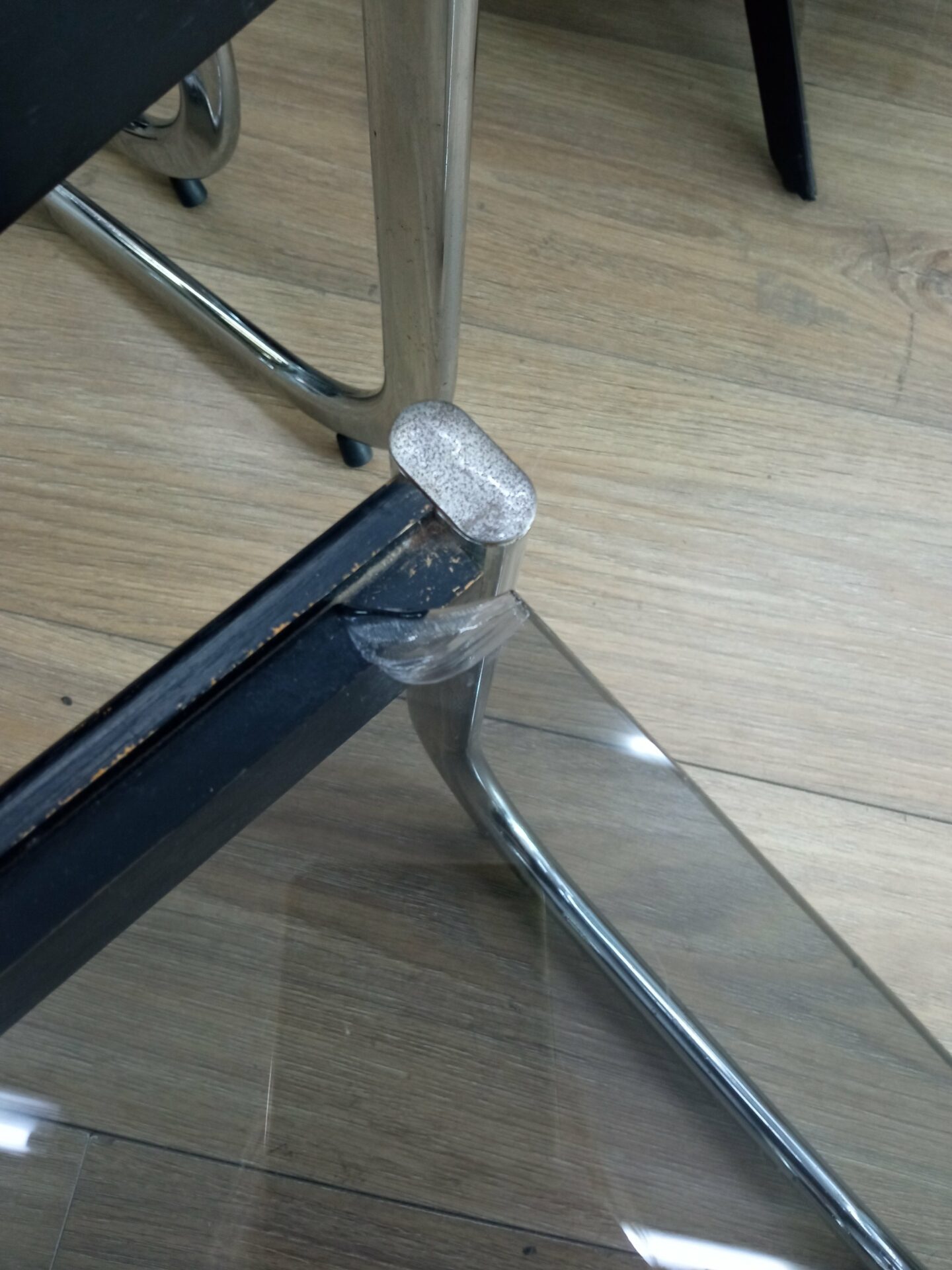 Table basse gigogne années 60/70 chrome et verre fumé – Image 3