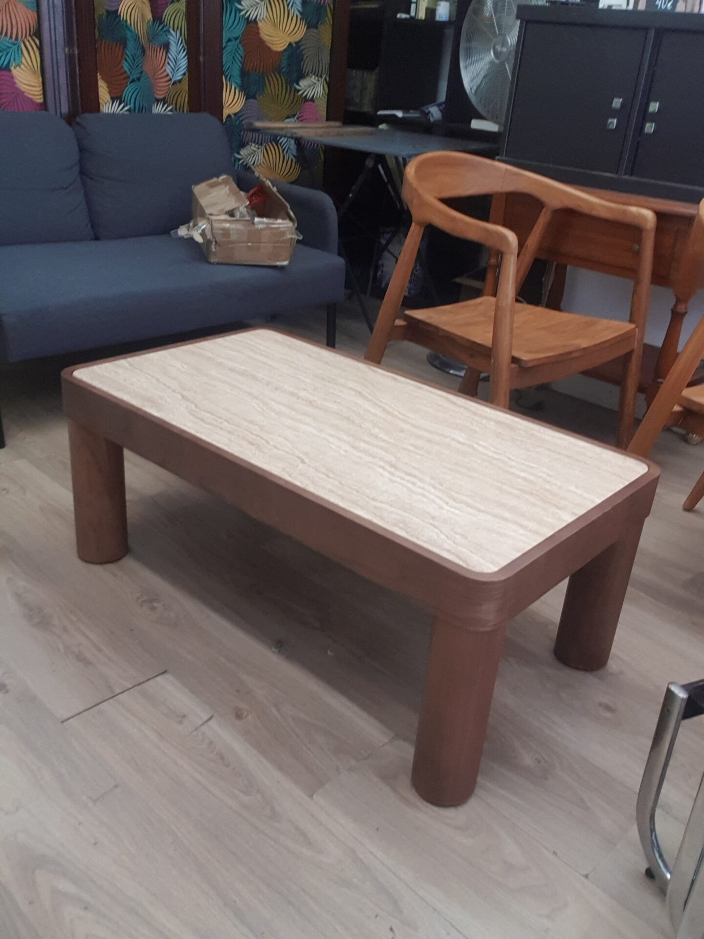 Table basse travertin et peau de noyer – Image 2