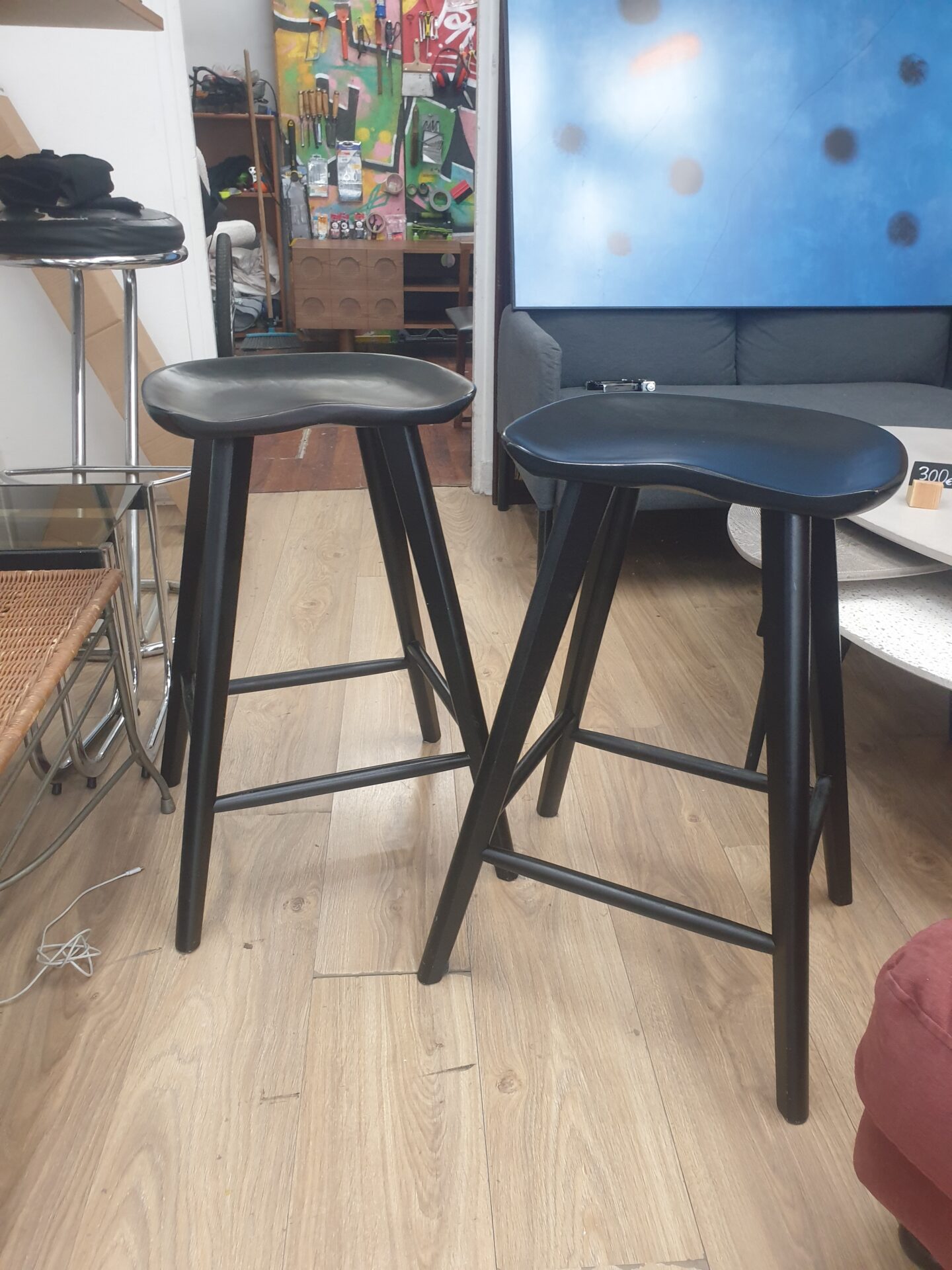 Paire de tabourets noirs – Image 2