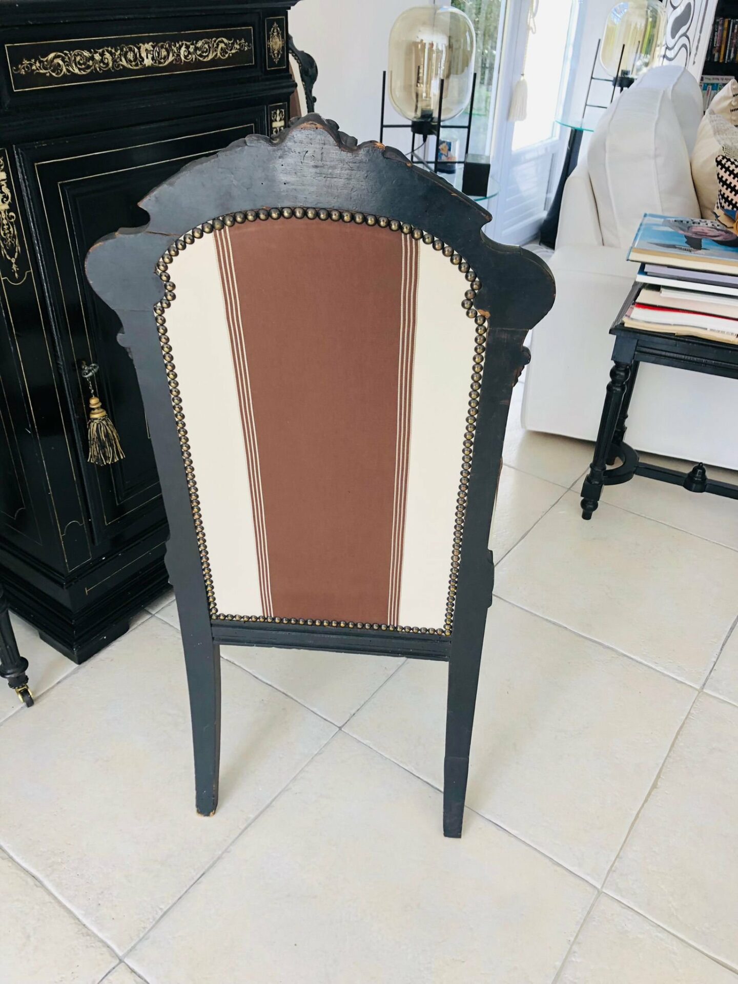 Lot de 3 chaises style Napoléon 3 en bois sur roulettes – Image 3