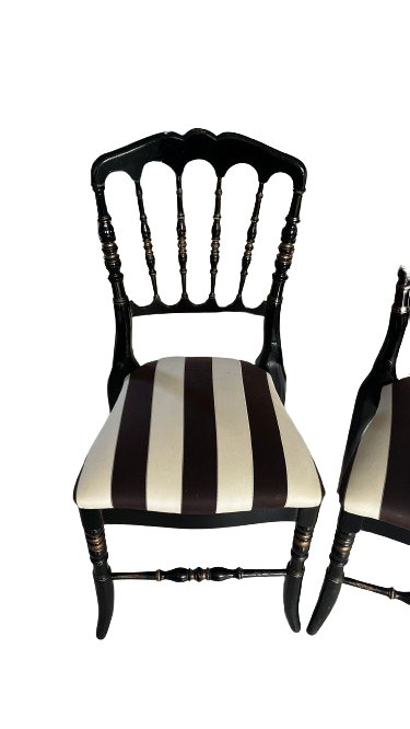 Paire de chaises style Napoléon 3 en bois
