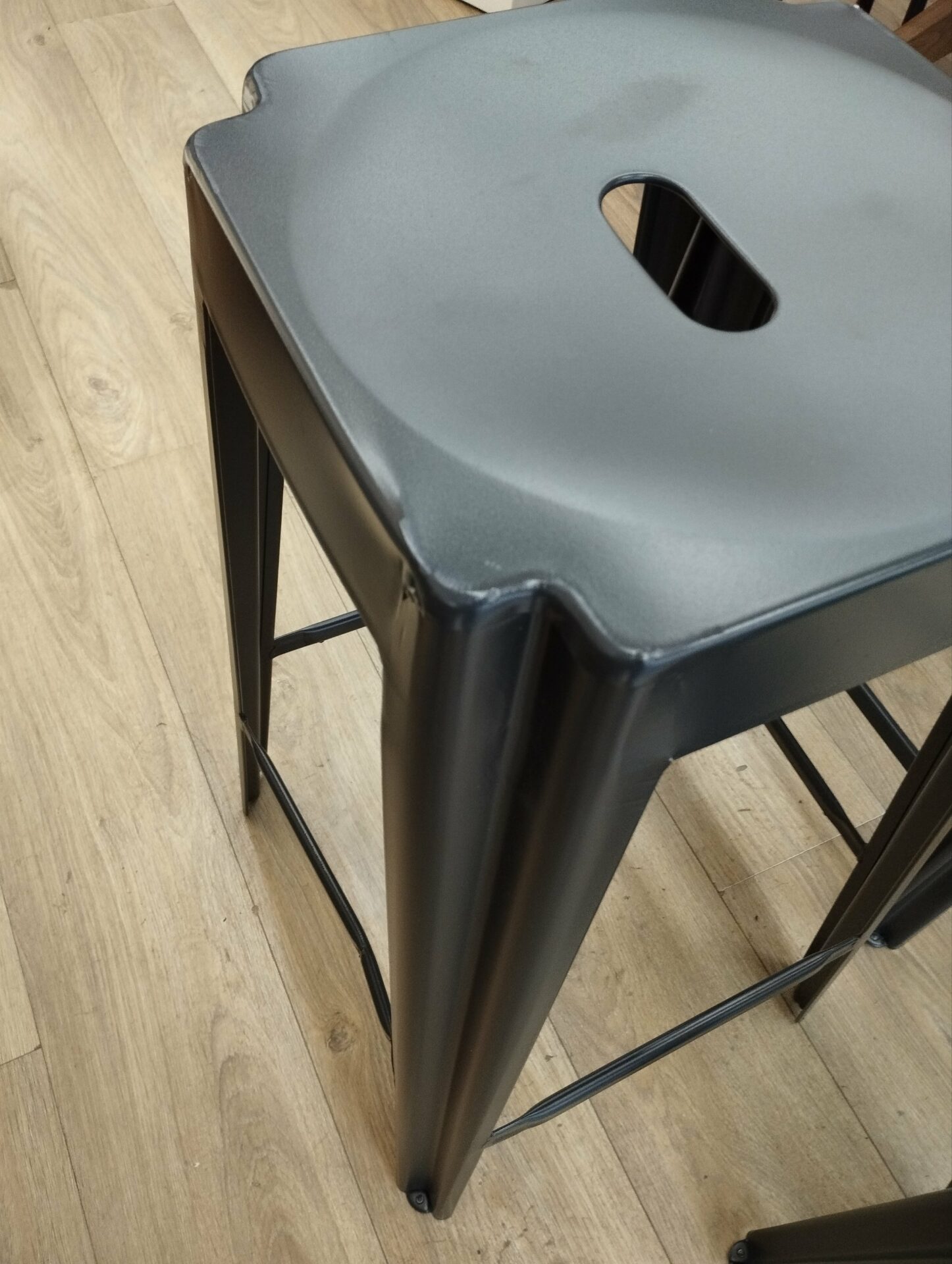 lot de 3 tabourets de bar en métal gris Alinéa. – Image 4