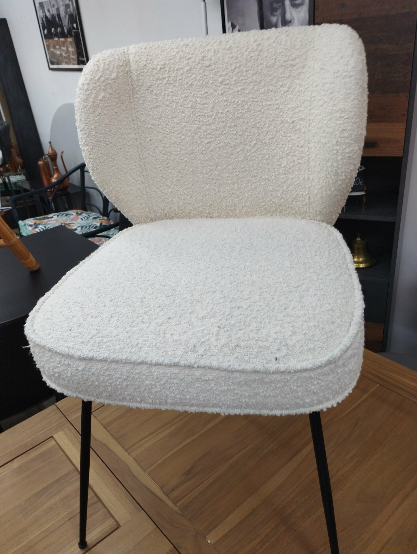 Chaise WAYNE écru bouclette – Image 2