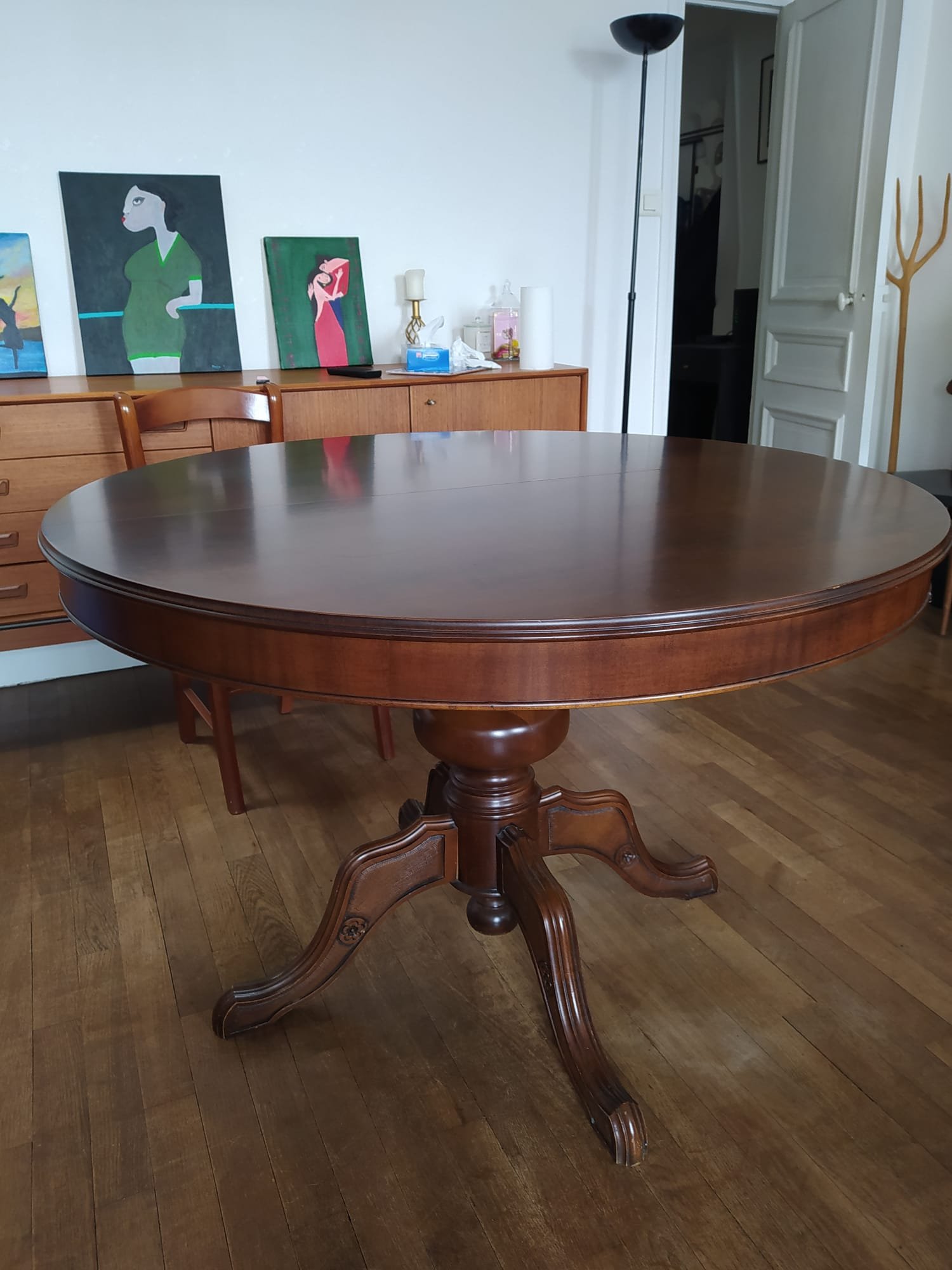 Table à manger ronde ancienne en bois – Image 2