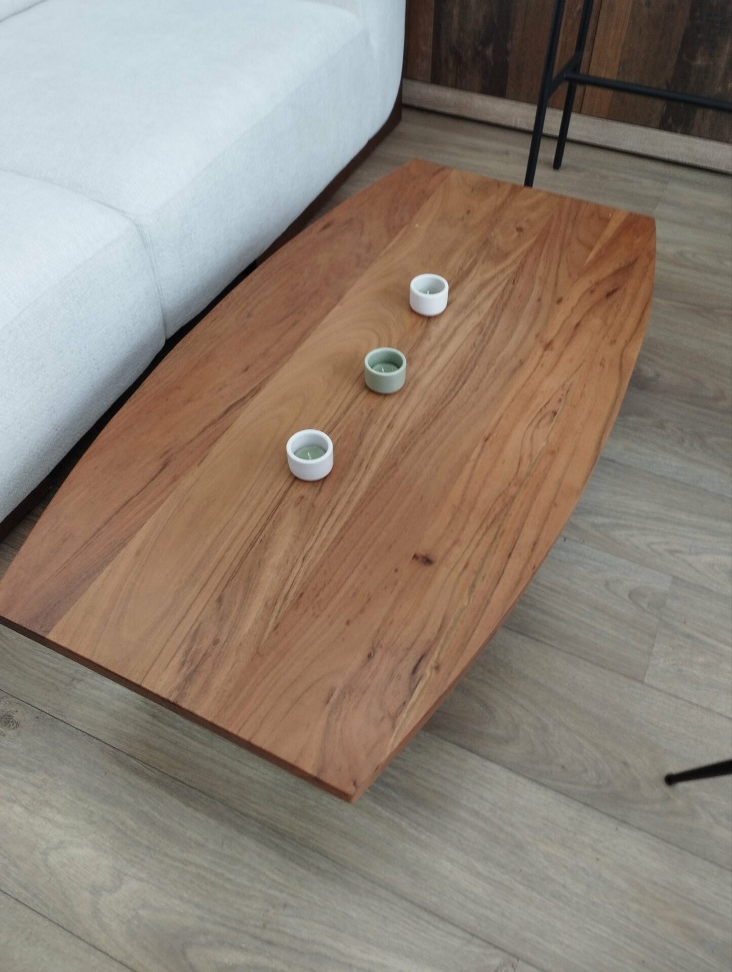 Table basse Tikamoon modèle Bonnie en bois massif – Image 3