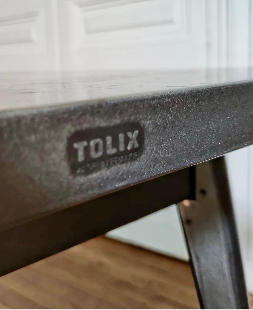 Tabl Tolix 55 en tôle d' acier lustré vintage – Image 4