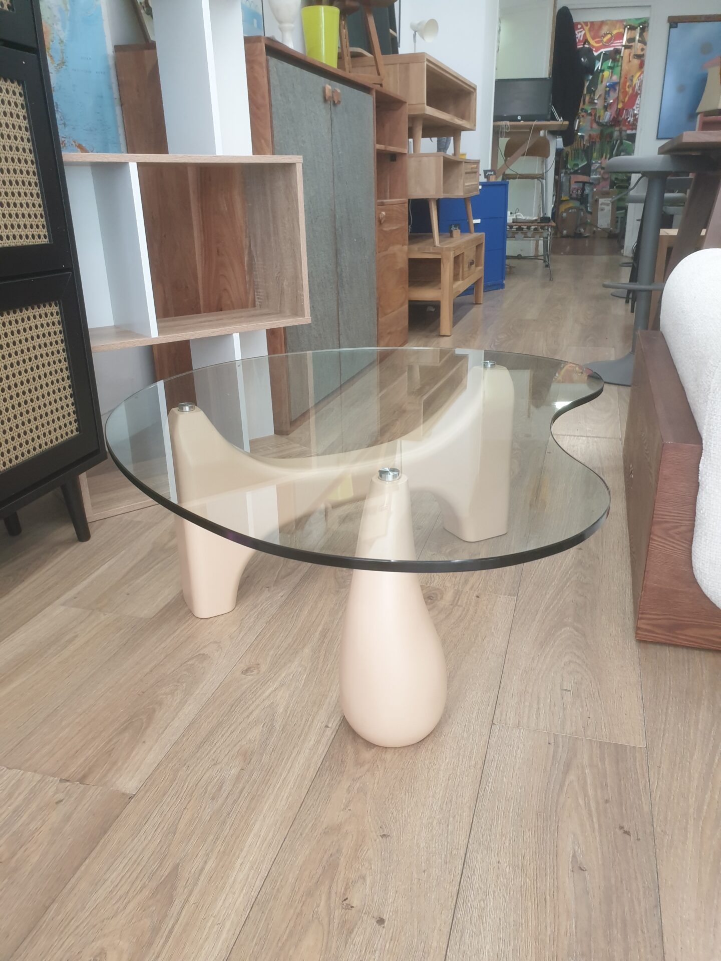 Table basse haricot ORWELL bois beige – Image 2