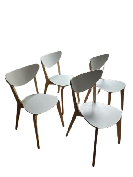 Lot 4 chaises Scandinaves