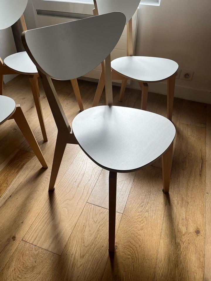 Lot 4 chaises Scandinaves – Image 3