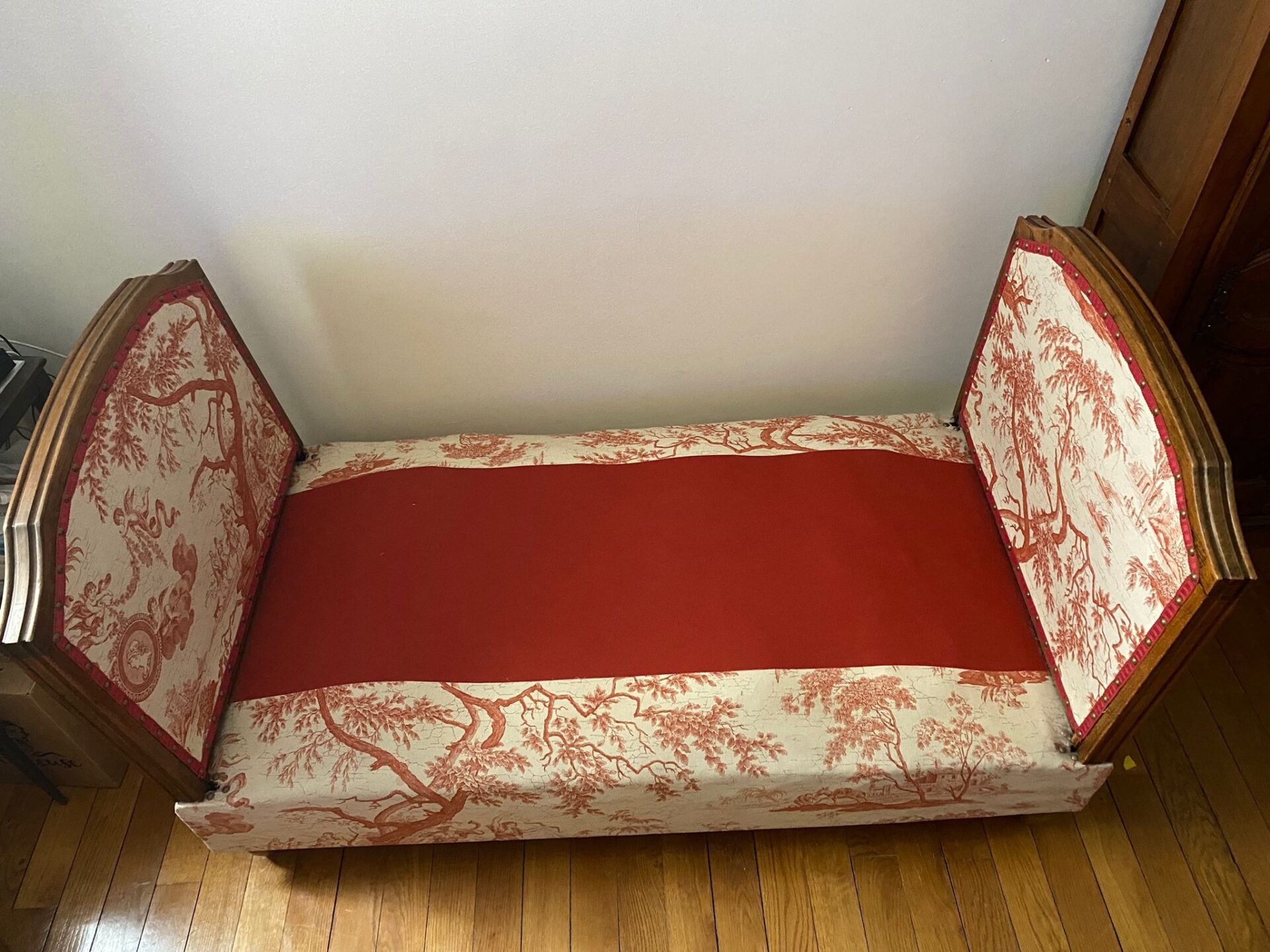 Banquette lit hirondelle ancienne – Image 3