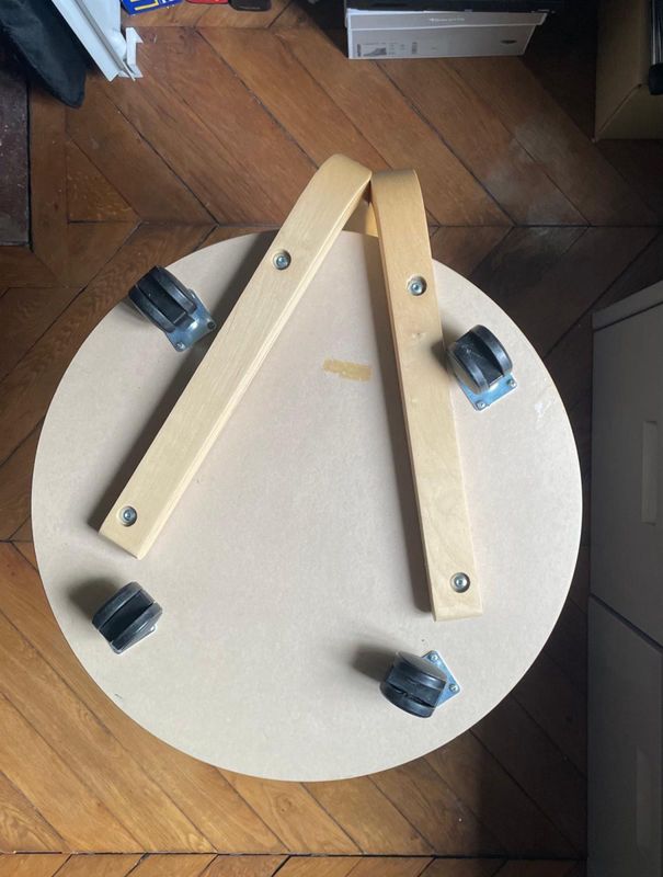 Table d'appoint roulante blanche vintage – Image 3