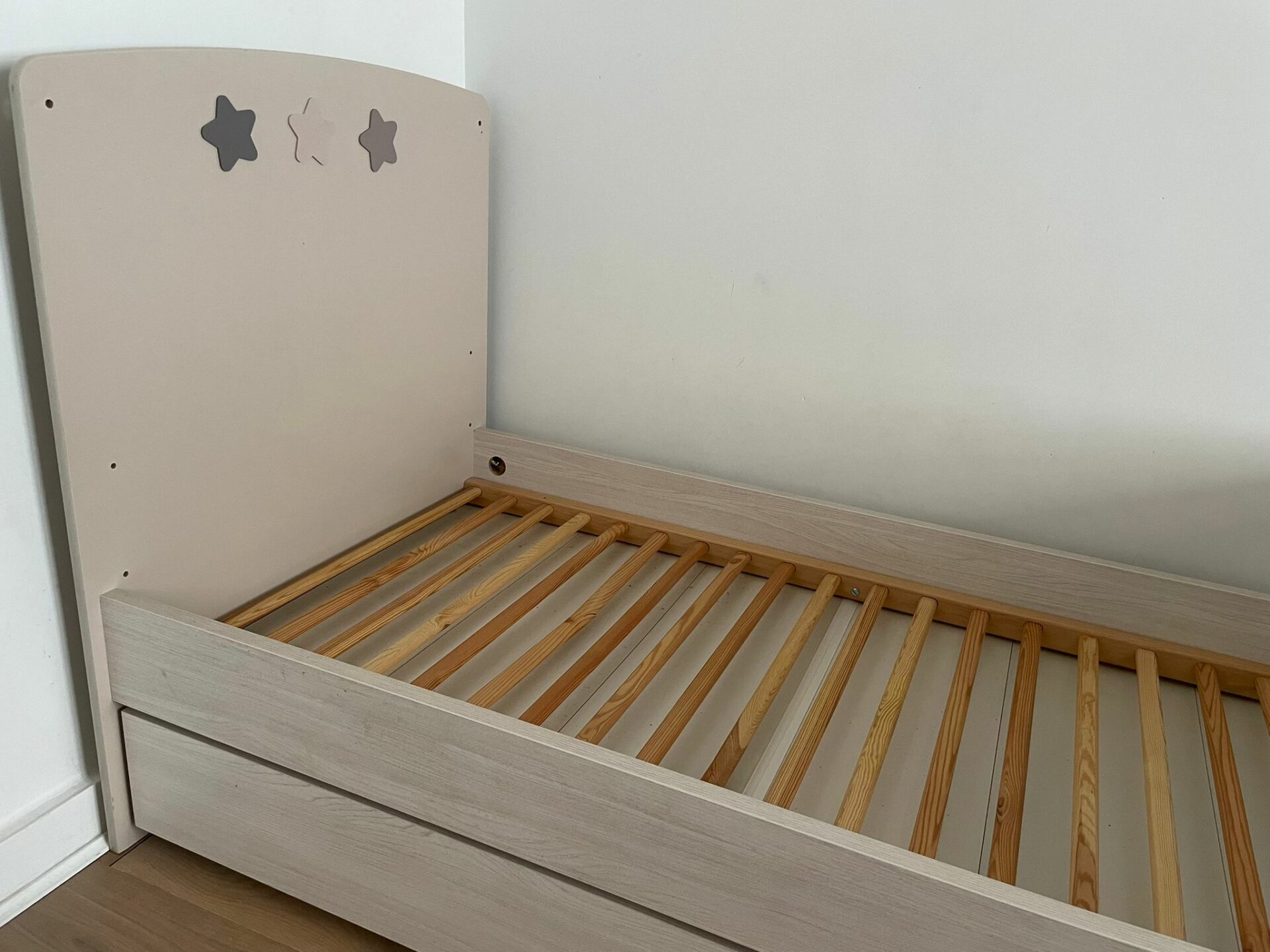 Lit double 140cm en bois – Image 2