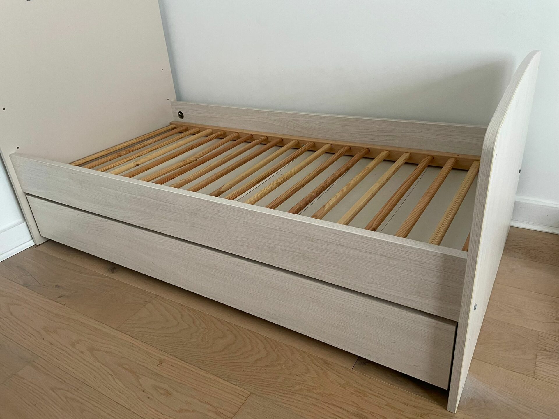 Lit double 140cm en bois – Image 4