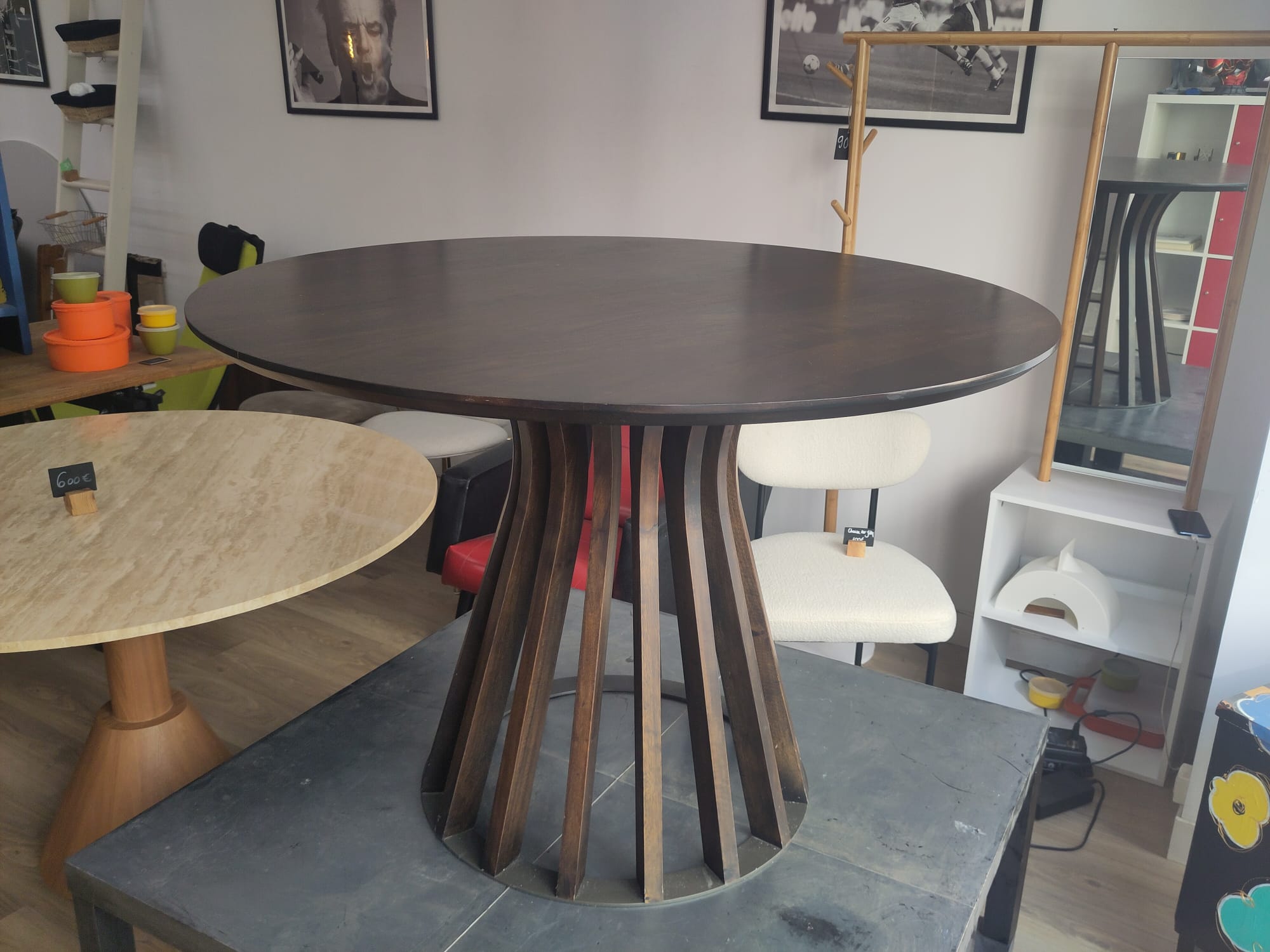 Table ronde en manguier massif et métal 5 pers – Image 2