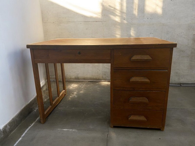 Bureau en bois ancien – Image 4