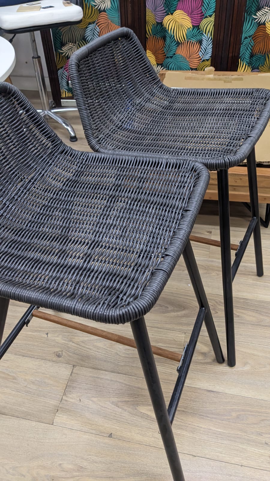 Paire de Chaises hautes tressées – Image 4