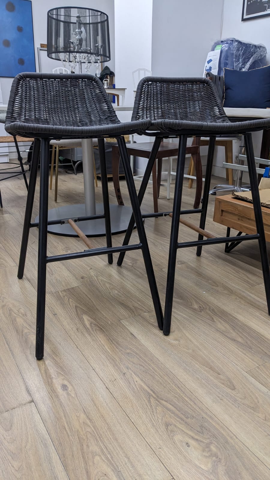 Paire de Chaises hautes tressées – Image 3
