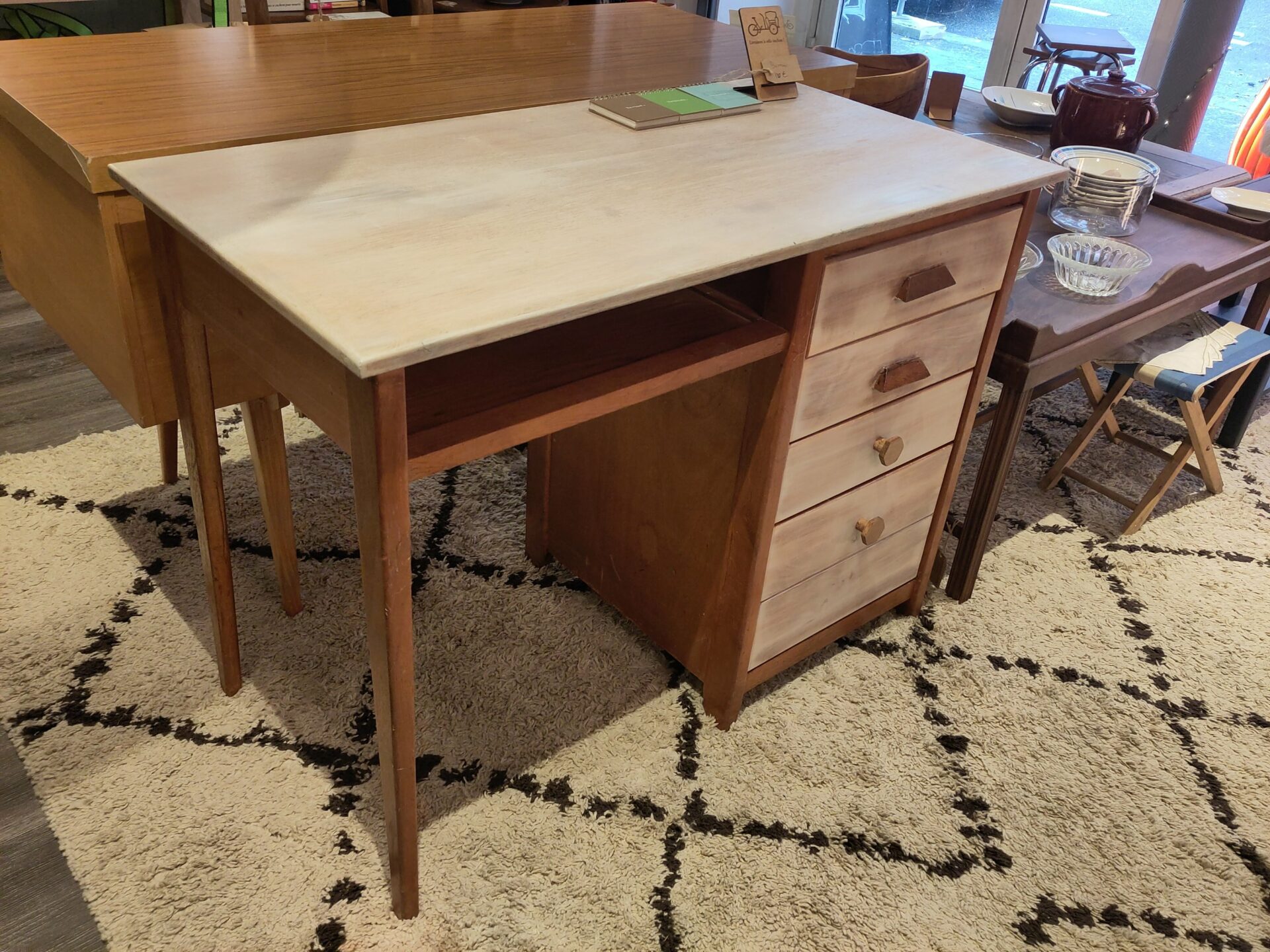 Bureau bois et 4 tiroirs – Image 2