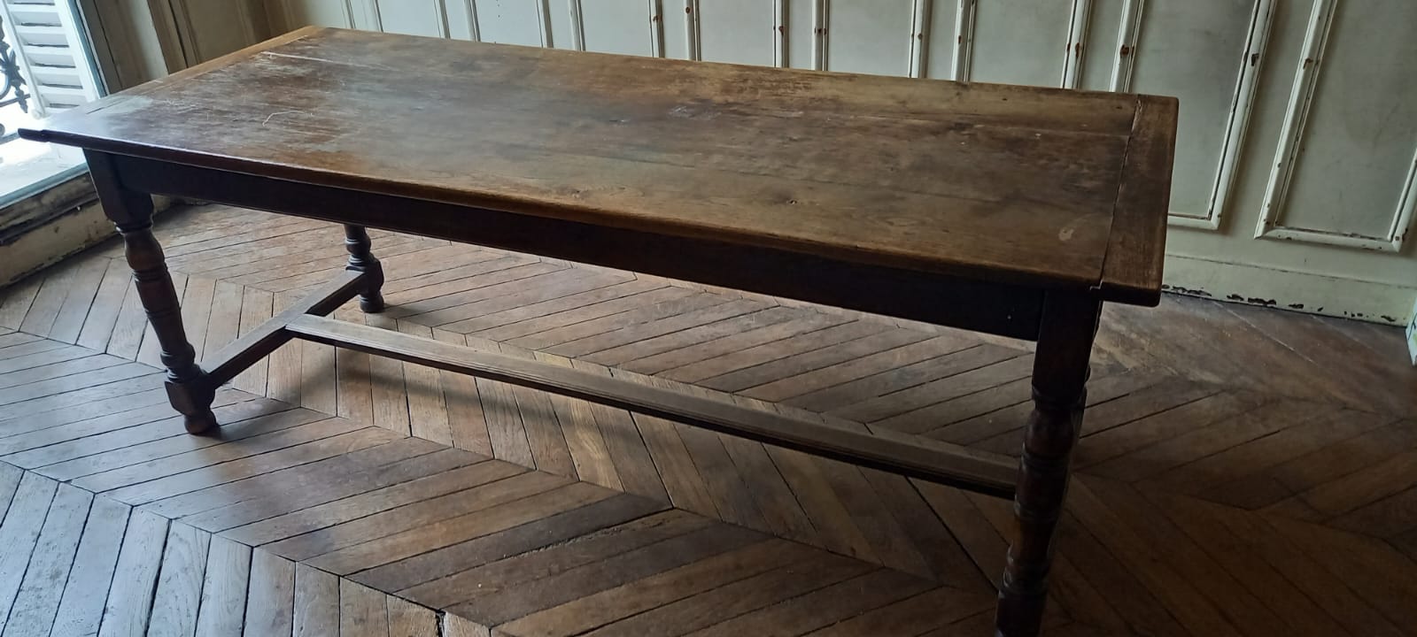 Grande table de salon en bois – Image 3