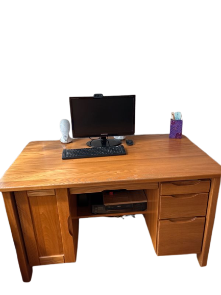 Beau bureau en bois