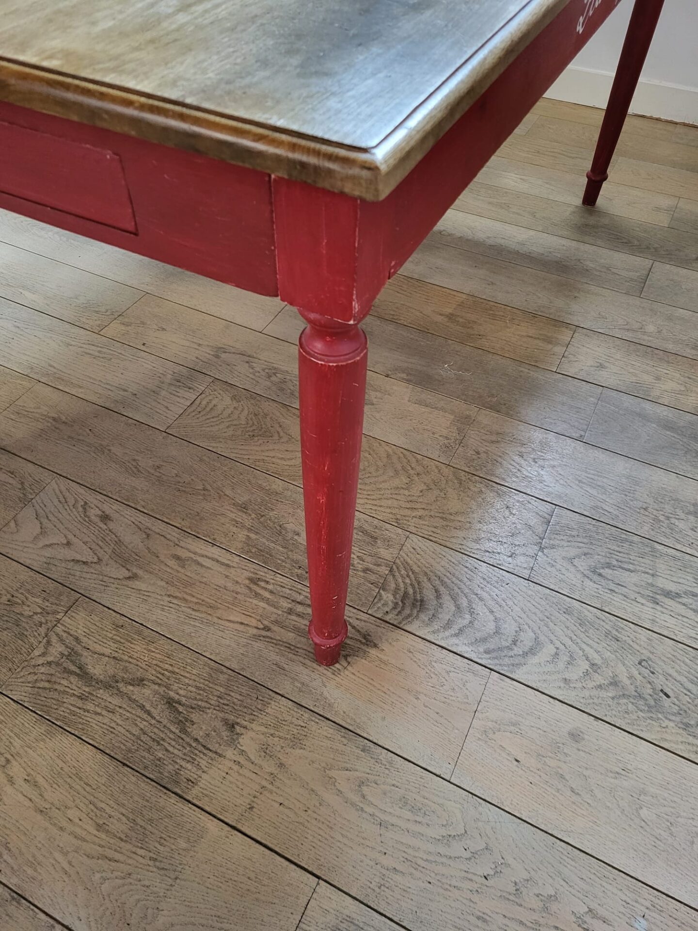 Table de salle à manger - manguier massif bicolore (naturel et rouge) Maison du monde – Image 11
