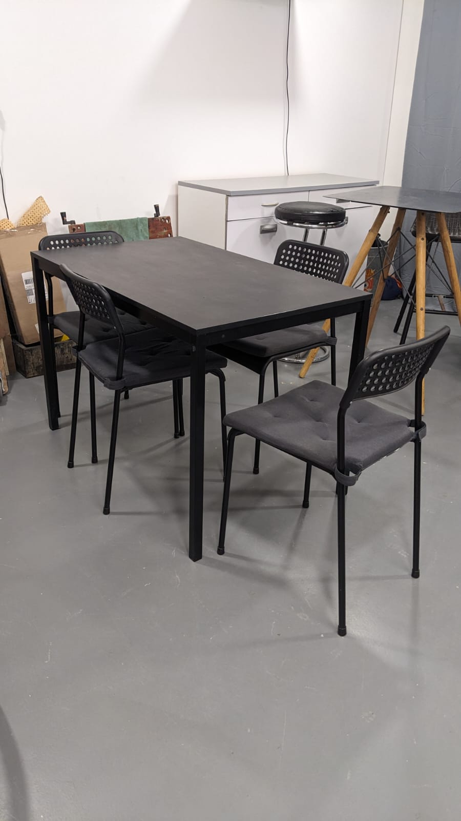 Table a manger Ikea + 4 chaises – Image 2