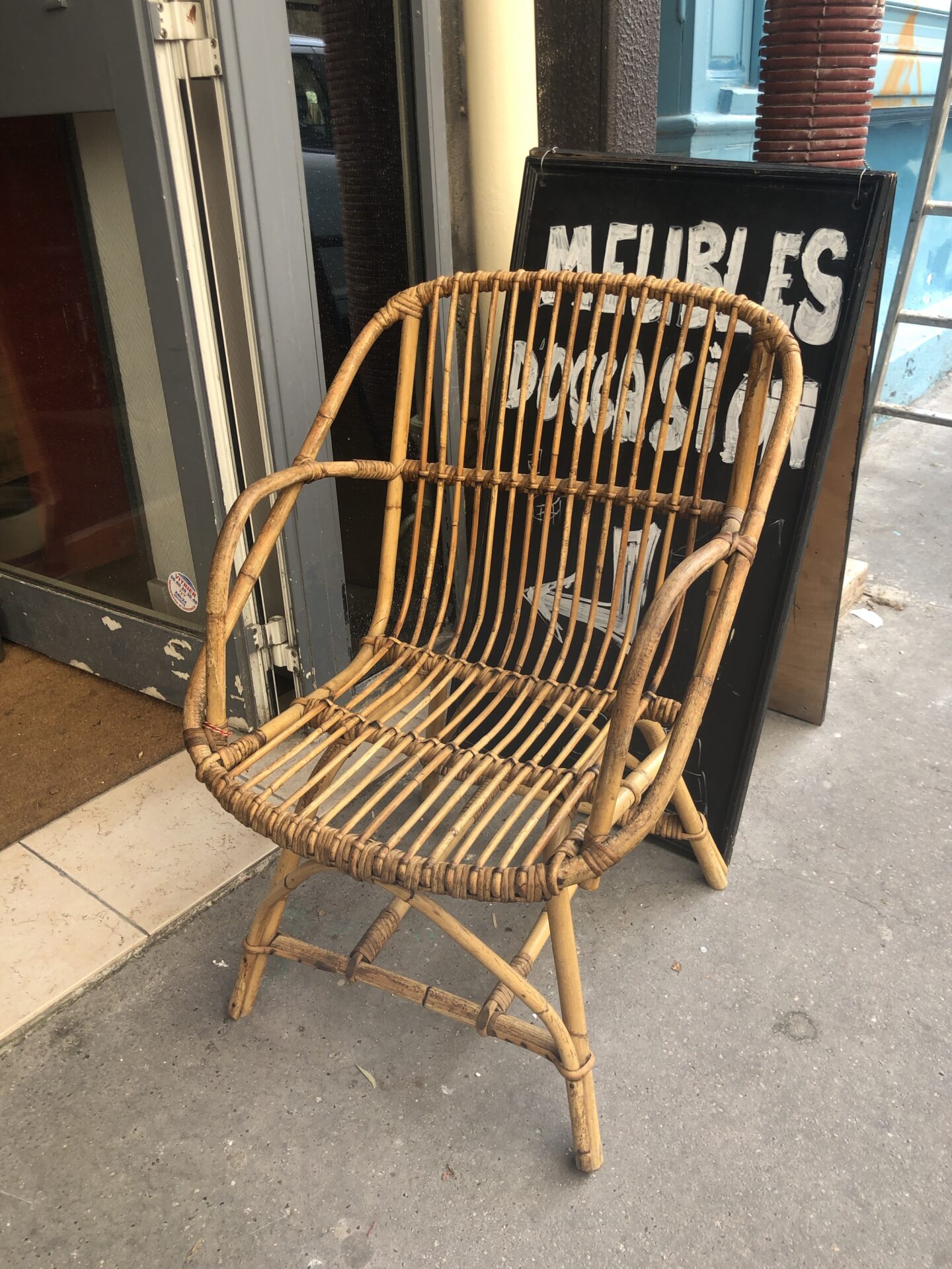 Fauteuil en rotin ancien – Image 3