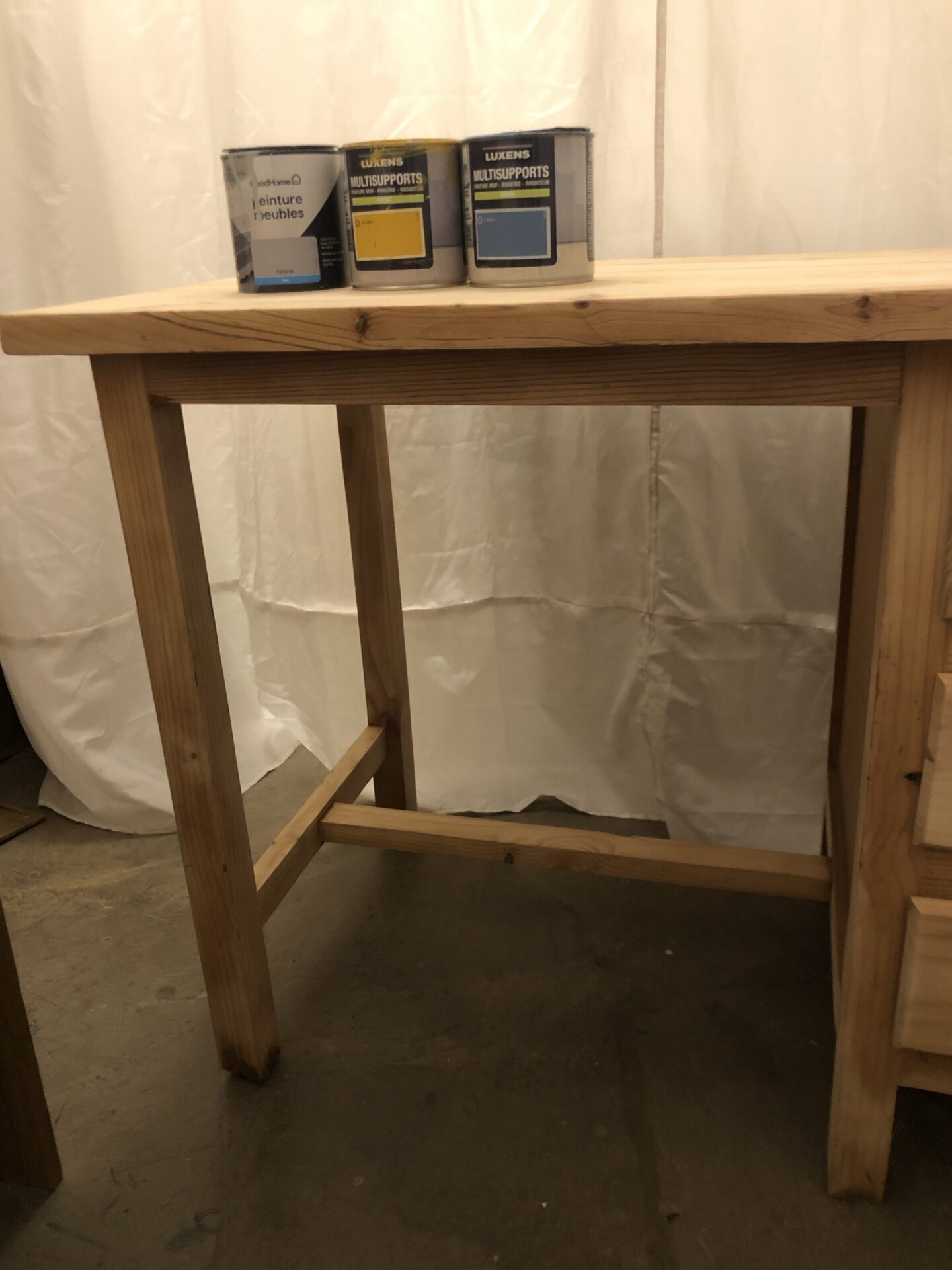 Bureau en pin. Finition de votre choix – Image 3