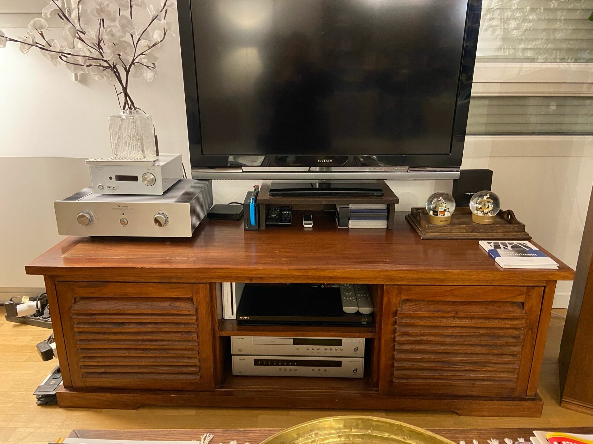Meuble TV / Hifi en bois exotique – Image 3