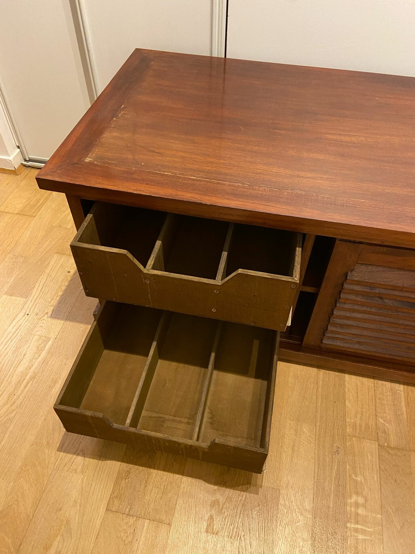 Meuble TV / Hifi en bois exotique – Image 7