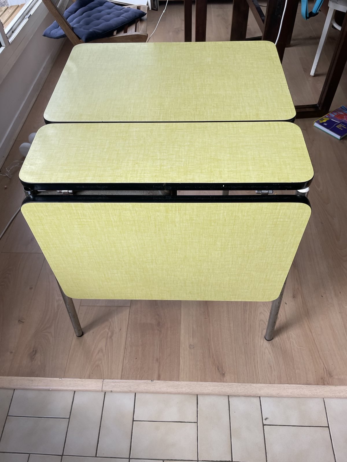 Table en formica pliante – Image 4