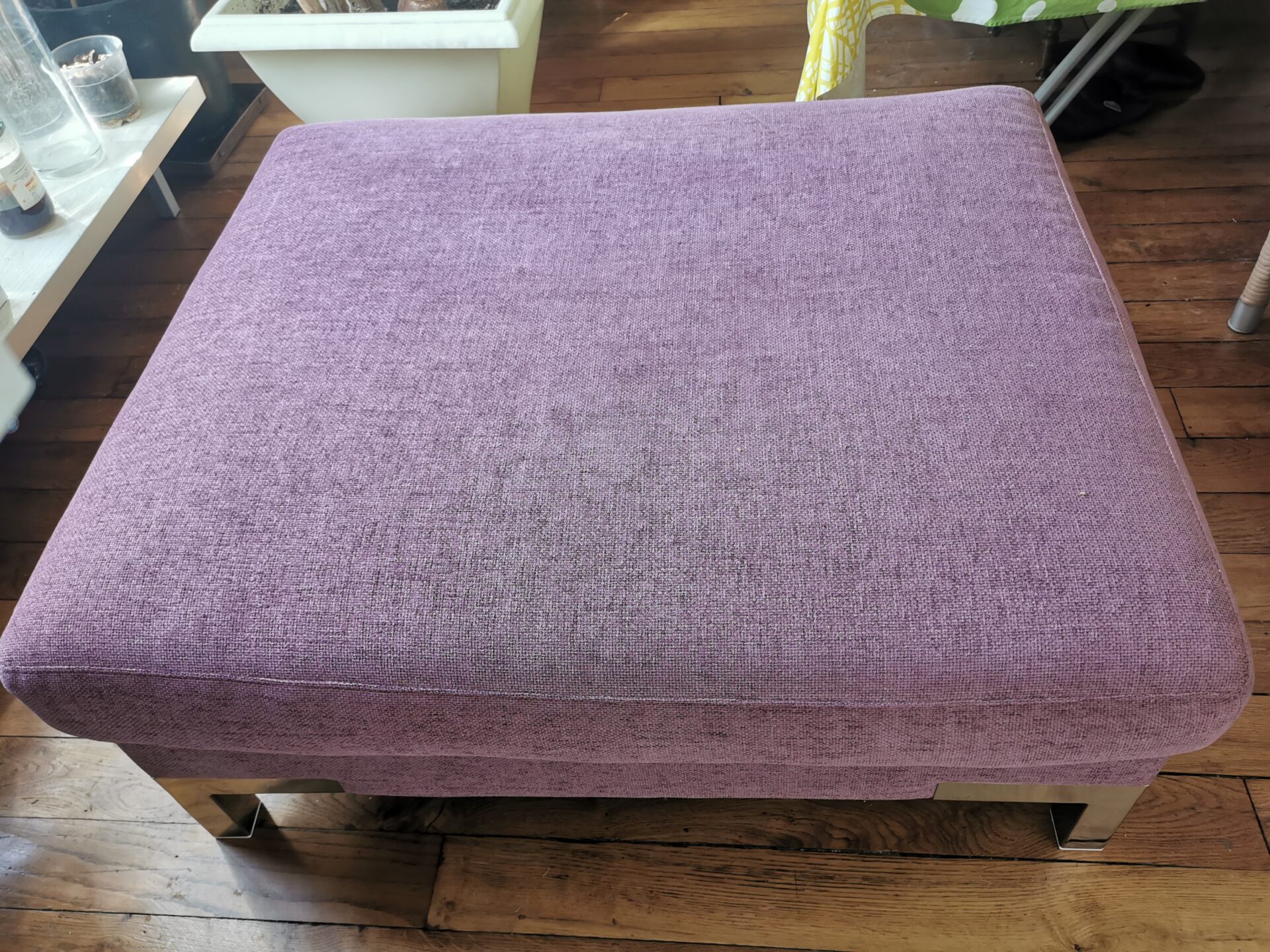 Grand pouf en tissu rose – Image 3