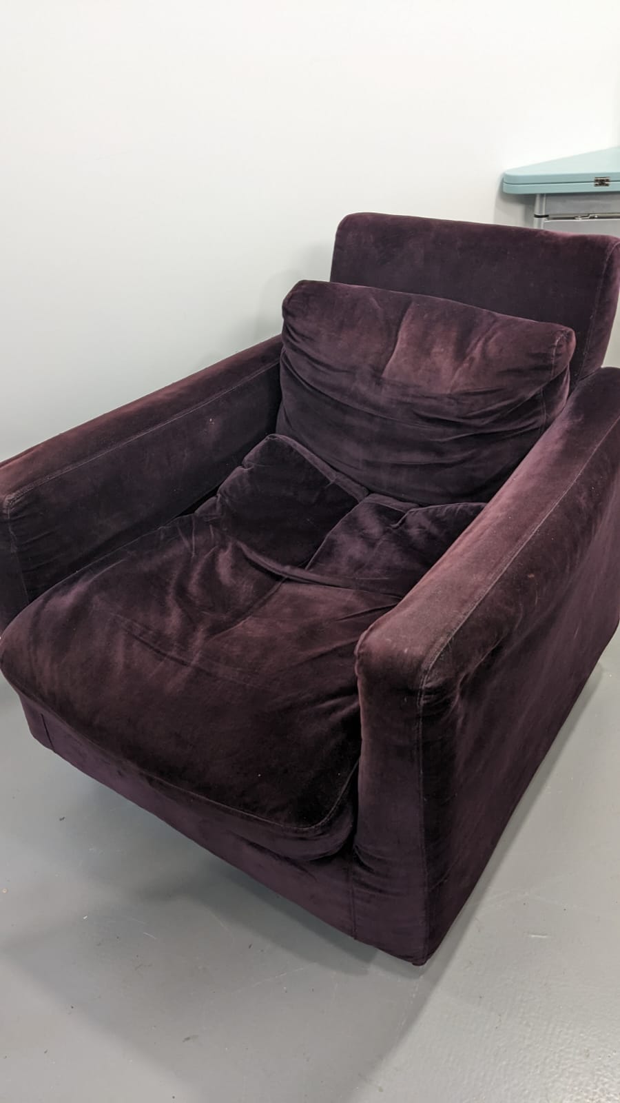 Fauteuil de lecture cosy bordeaux – Image 3