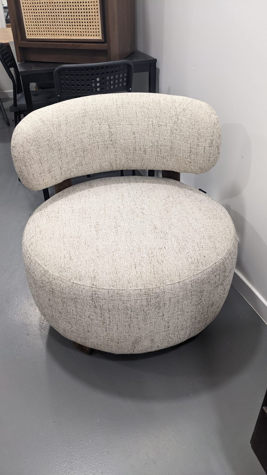 Fauteuil Platon noyer et tissu chiné – Image 2